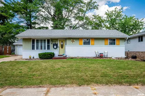 2227 W Westport Rd, Peoria, IL 61615