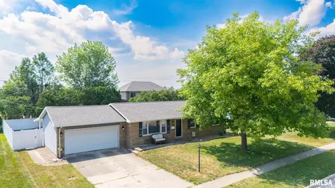 1100 Hampton Rd, Washington, IL 61571 photo 2