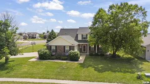 1617 Oak Ridge Dr, Washington, IL 61571