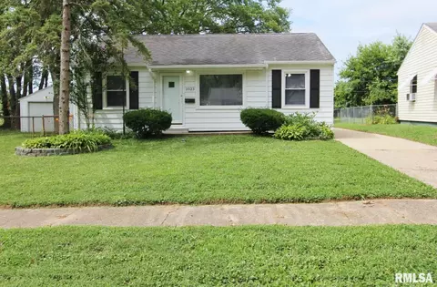 1023 S Tonti Cir, Peoria, IL 61605