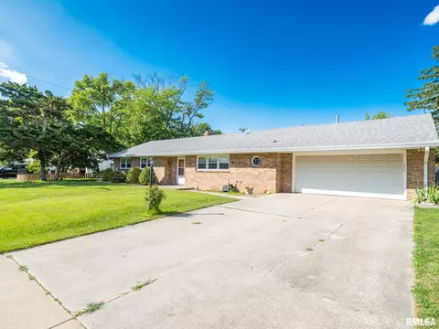 204 Ivanhoe Way, Bloomington, IL 61701 photo 2