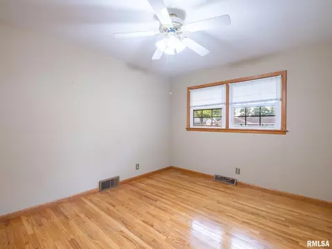 204 Ivanhoe Way, Bloomington, IL 61701 photo 12