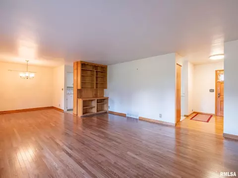 204 Ivanhoe Way, Bloomington, IL 61701 photo 23