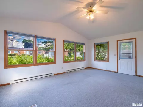 204 Ivanhoe Way, Bloomington, IL 61701 photo 25