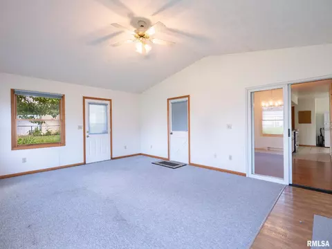 204 Ivanhoe Way, Bloomington, IL 61701 photo 27