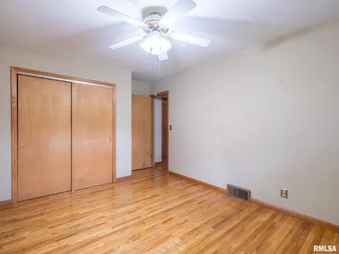204 Ivanhoe Way, Bloomington, IL 61701 photo 11