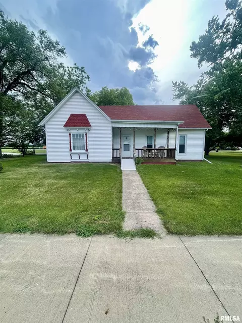514 S Hun St, Colchester, IL 62326