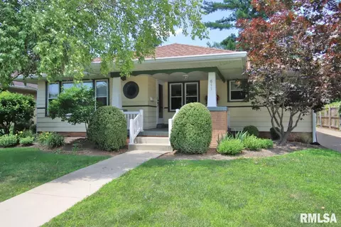 611 Stratford Dr, Peoria, IL 61614