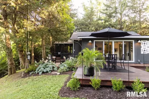23117 N Cherokee Rd, Cuba, IL 61427