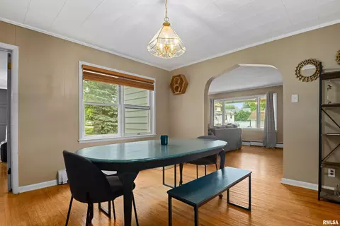 Dining - 805 W 3rd St, Delavan, IL 61734 photo 2 of 3