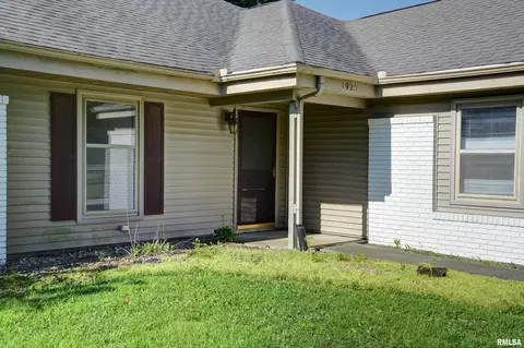 Exterior - 1925 Riverview Dr, Macomb, IL 61455 photo 5 of 5