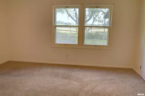 Bedroom - 1925 Riverview Dr, Macomb, IL 61455 photo 1 of 4