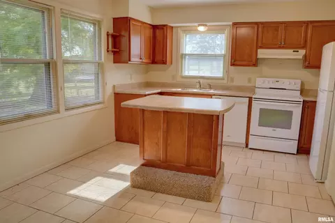 Kitchen - 1925 Riverview Dr, Macomb, IL 61455 photo 1 of 2