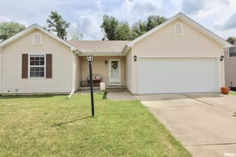 110 Castleman Ct, Creve Coeur, IL 61610
