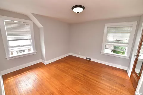 Bedroom - 300 Embert Pl, Peoria, IL 61603 photo 1 of 8
