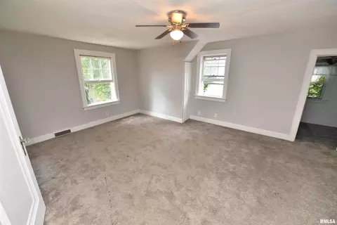 Bedroom - 300 Embert Pl, Peoria, IL 61603 photo 5 of 8