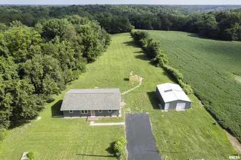9034 S Powell Rd, Bartonville, IL 61607