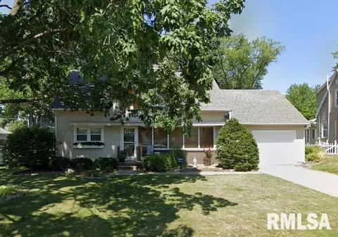 4113 N Devon Ln, Peoria, IL 61614