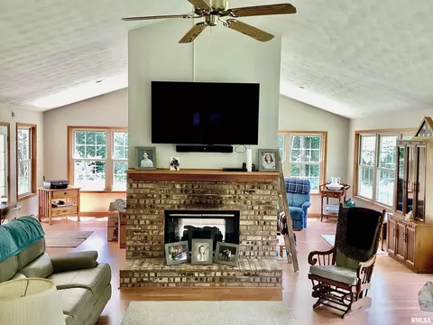 Living - 7612 W Thornridge Dr, Mapleton, IL 61547 photo 1 of 5