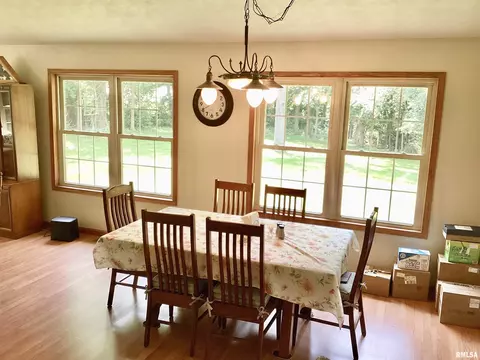 Dining - 7612 W Thornridge Dr, Mapleton, IL 61547 photo 2 of 2