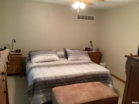 Bedroom - 7612 W Thornridge Dr, Mapleton, IL 61547 photo 2 of 4