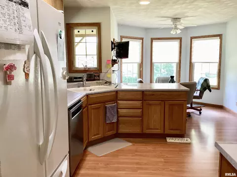 Kitchen - 7612 W Thornridge Dr, Mapleton, IL 61547 photo 5 of 5