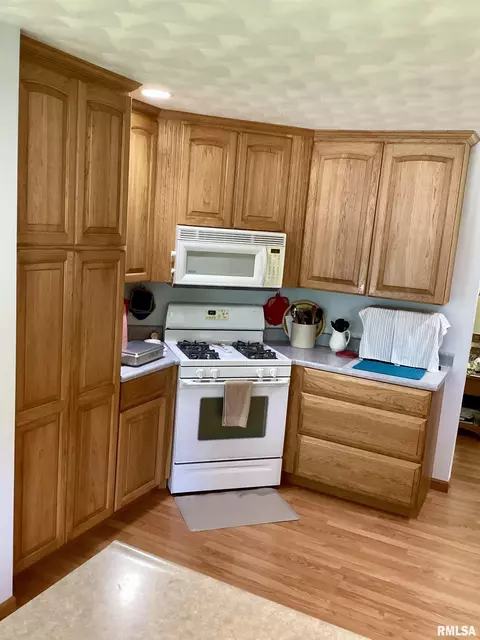 Kitchen - 7612 W Thornridge Dr, Mapleton, IL 61547 photo 1 of 5