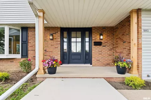 1043 E Jefferson St, Morton, IL 61550 photo 4