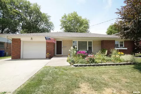 327 N Grace St, Brimfield, IL 61517