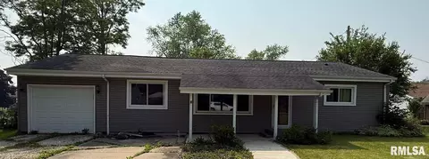 301 Elmhurst Dr, Washington, IL 61571