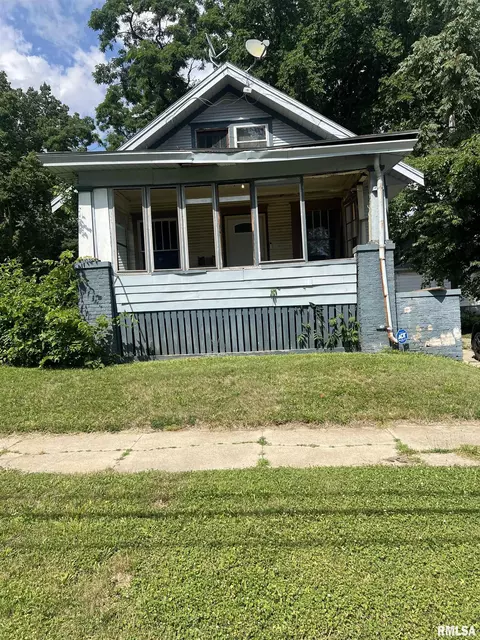 502 Caroline St, Peoria, IL 61603