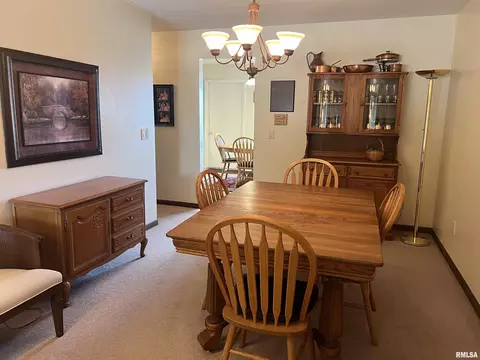500 James Dr, Macomb, IL 61455 photo 7