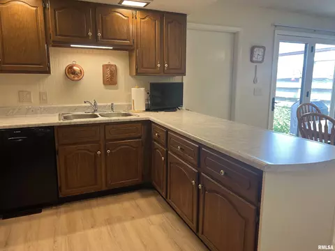 500 James Dr, Macomb, IL 61455 photo 14