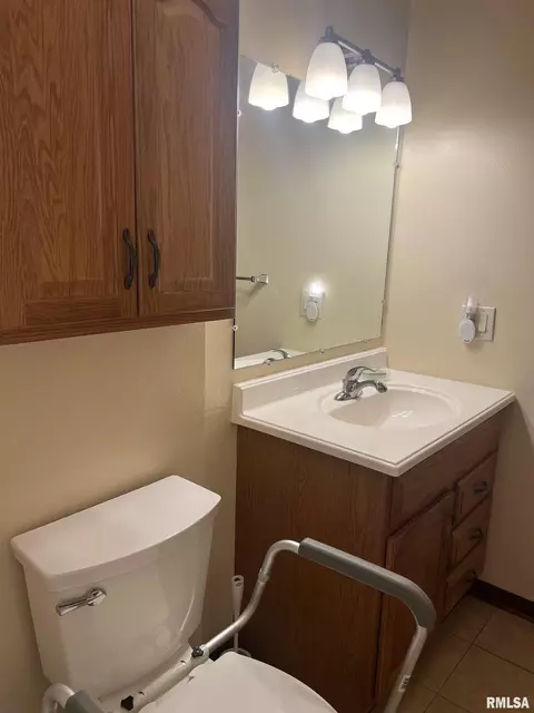500 James Dr, Macomb, IL 61455 photo 20