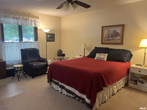 500 James Dr, Macomb, IL 61455 photo 16