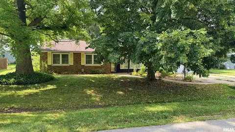 706 Grandview Way, Germantown Hills, IL 61548