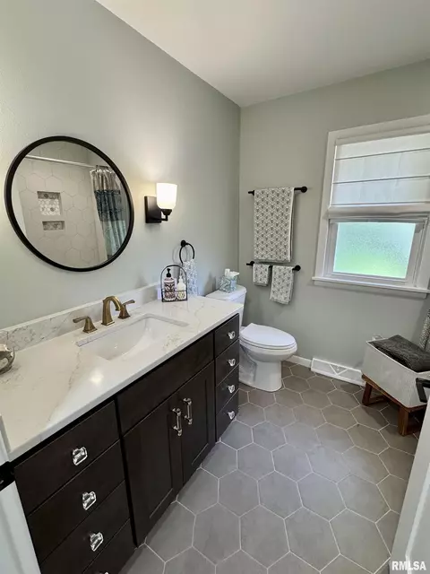 727 E Franklin St, Macomb, IL 61455 photo 25