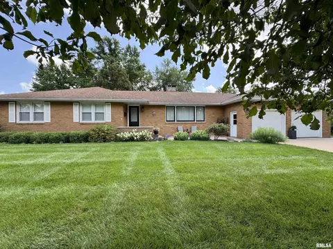727 E Franklin St, Macomb, IL 61455