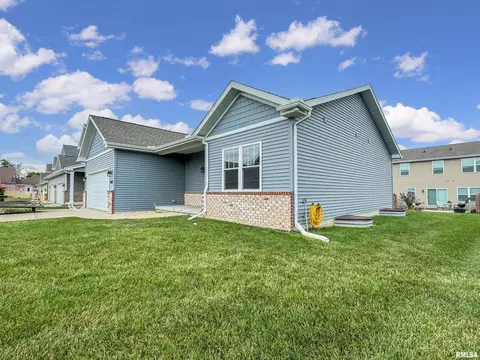 1429 Eagle Ave, Washington, IL 61571 photo 2