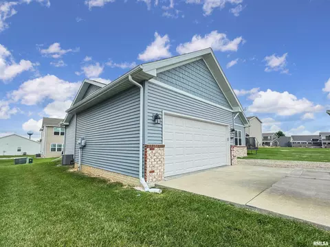 1429 Eagle Ave, Washington, IL 61571 photo 3
