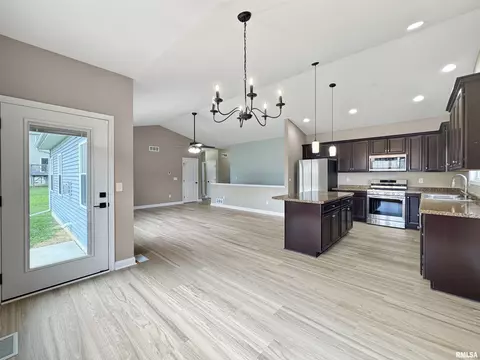 1429 Eagle Ave, Washington, IL 61571 photo 9
