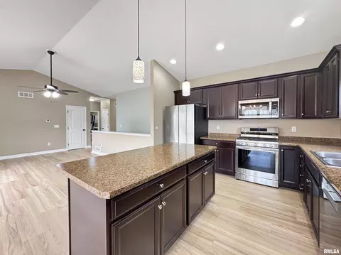1429 Eagle Ave, Washington, IL 61571 photo 11