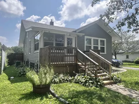 889 S Chambers St, Galesburg, IL 61401