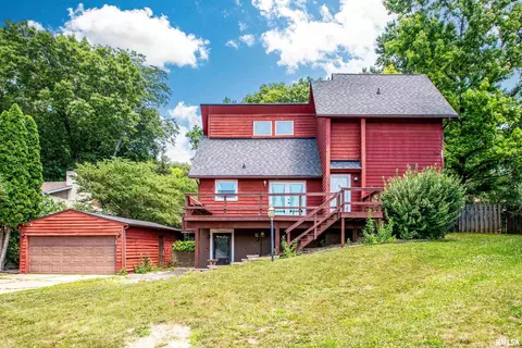 1202 Timber Ln, Pekin, IL 61554