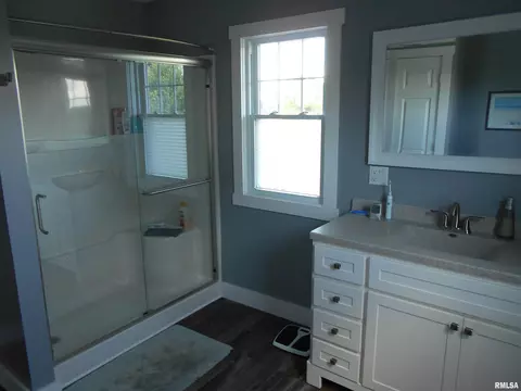 Bath - 88 Oak Ln, Avon, IL 61415 photo 1 of 2