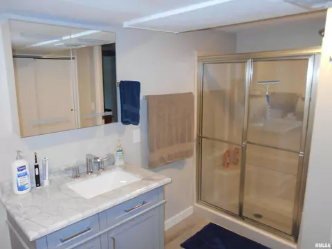 Bath - 88 Oak Ln, Avon, IL 61415 photo 2 of 2