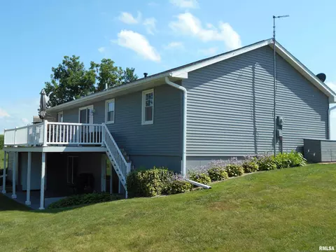 Exterior - 88 Oak Ln, Avon, IL 61415 photo 4 of 6