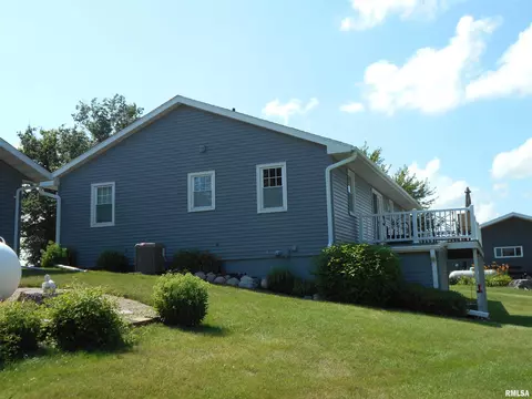 Exterior - 88 Oak Ln, Avon, IL 61415 photo 2 of 6