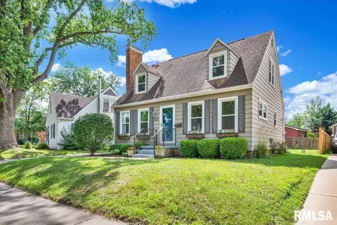 Exterior - 322 N Kickapoo Ter, Peoria, IL 61604 photo 3 of 4