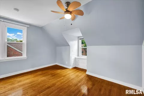 Bedroom - 322 N Kickapoo Ter, Peoria, IL 61604 photo 6 of 7